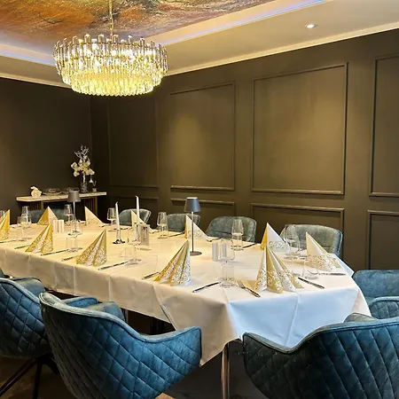 Kristall Otel 4*