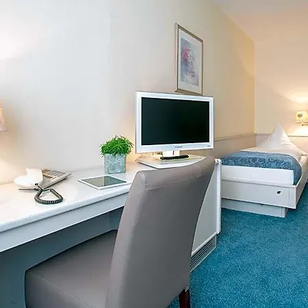 Kristall Hotel 4*