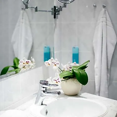Kristall Otel 4*