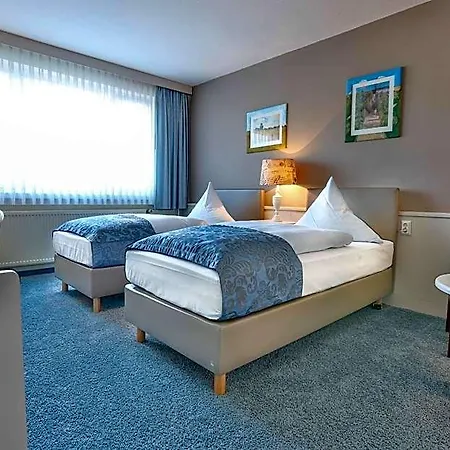 Kristall Hotel 4*